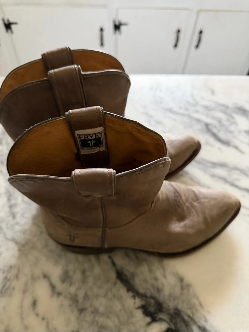 Frye Women's Western Ankle Boots Taupe Leather Pointed Toe Pull On Size 8